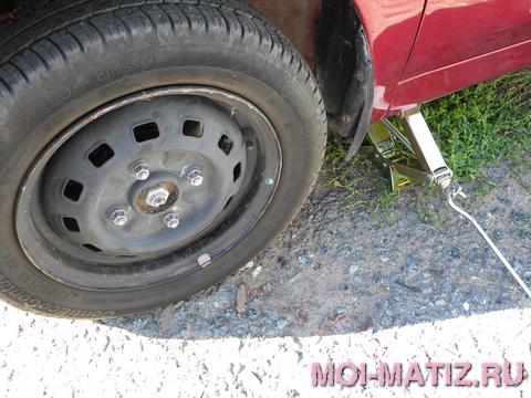 Как починить колесо, которое вы пробили в дороге?